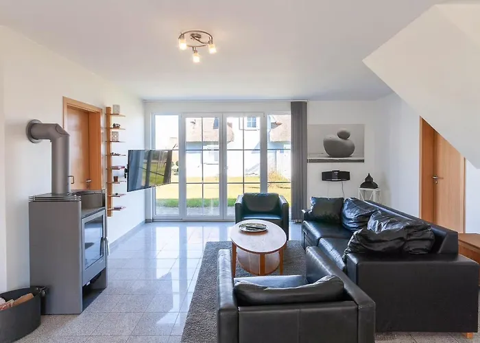 Reethaus Koenigshoern Haus Am Mit Eingezaeuntem Grundstueck Hunde Willkommen Villa